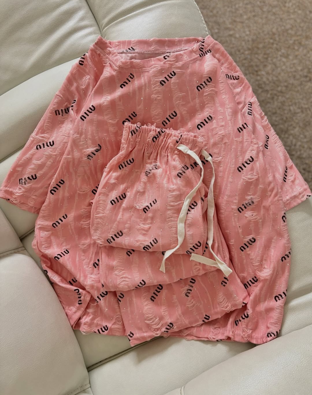 دوتیکه نگین دار میو میو صورتی